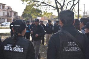 Villa Mitre bajo la lupa: el megaoperativo que sacó de circulación decenas de dosis en una sola noche